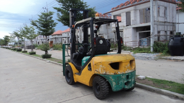 ขายฟอร์คลิฟท์ โคมัตสุดีเซล FD30T-16 เสา 4 เมตร เกียร์ ออโต้ 081-3535-948