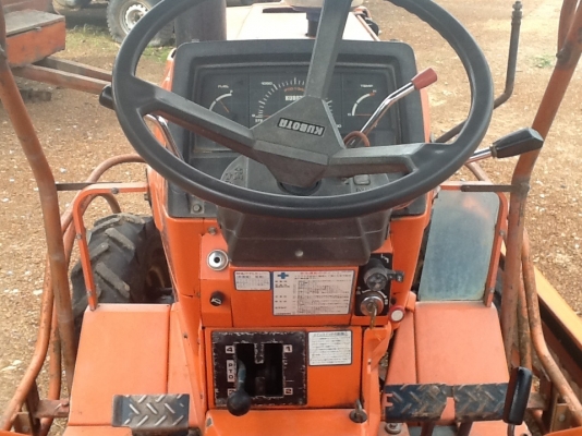 คูโบต้า L1-22 4 WD 2 เพลา สภาพดีมากๆๆยังกะเก่านอก เข้าร่องอ้อยได้ พร้อมโครงกันอ้อย