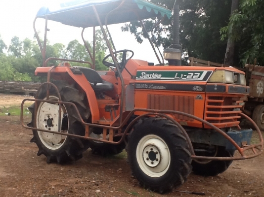 คูโบต้า L1-22 4 WD 2 เพลา สภาพดีมากๆๆยังกะเก่านอก เข้าร่องอ้อยได้ พร้อมโครงกันอ้อย