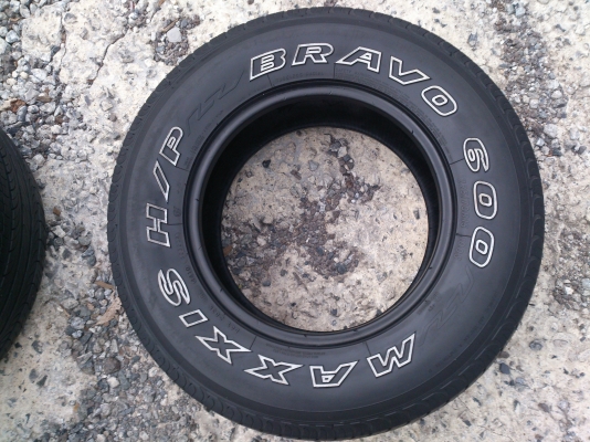 ขายยางMAXXIS BRAVO 225/70R15 ยางปลายปี10 ดอกยางเสมอกัน ไม่มีปะสวยๆ 4 เส้น