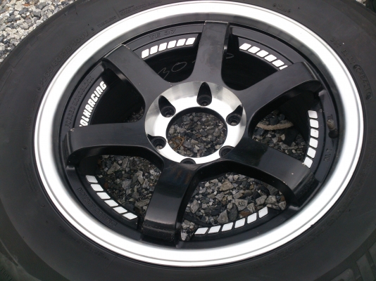 ขายแม็กTE37  6รู 139.7ขอบ18 พร้อมยางบริสโตร์265/60R18 ยางปลายปี10 สวยๆ จำนวน 1 ชุด