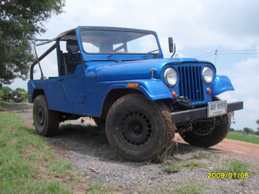 ขาย JEEP CJ6 เครื่อง Nissan SD 2500 เกียร์4เกียร์ เดินหน้า 1เกียร์ถอย คานหน้าคานหลังเดิม เพาเวอร์ ติดดิสเบรคหน้าแล้ว แม็กยาง 30-10.5.R15 ทะเบียนแท้พร้อมโอน