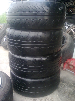 ขายยาง 195 50 15 AD08 ปี12ชุดละ5800 0806260417 เล็กครับ