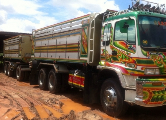 ISUZU DECA FXZ 320 HP EURO2 ปี 48 รถพ่วงแม่+ลูก กระบะดั๊มพ์มิเนียมของอู่สหกิจสวยจัดทั้งแม่ทั้งลูก ลูก 3 เพลาดั๊มพ์ความยาว 6.80 เมตร เครื่องแน่นแรงดี ภายในเก๋งคอนโซลสวยอุปกรณ์อำนวยความสะดวกครบเพียบพร้อม CD MP3 แอร์เย็น พ.เพาเวอร์ ก.ไฟฟ้า ระบบเบรคทร