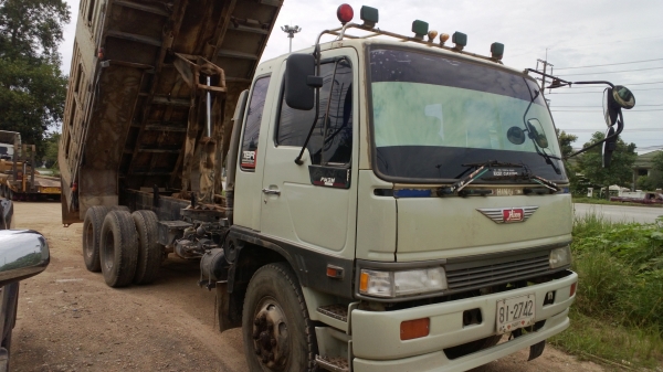 10ล้อดั้มFM3H รถห้างแท้ๆ สวยใช้ได้ สภาพดี..