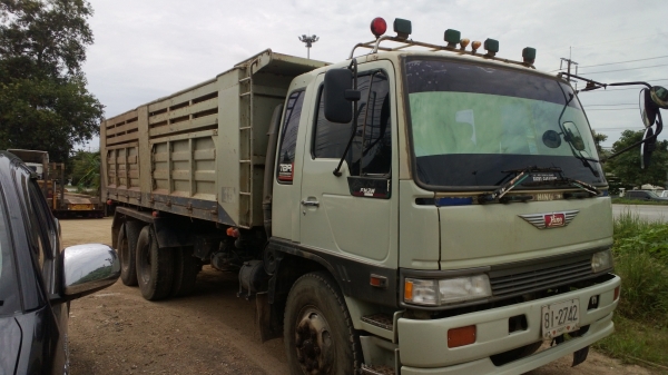 10ล้อดั้มFM3H รถห้างแท้ๆ สวยใช้ได้ สภาพดี..