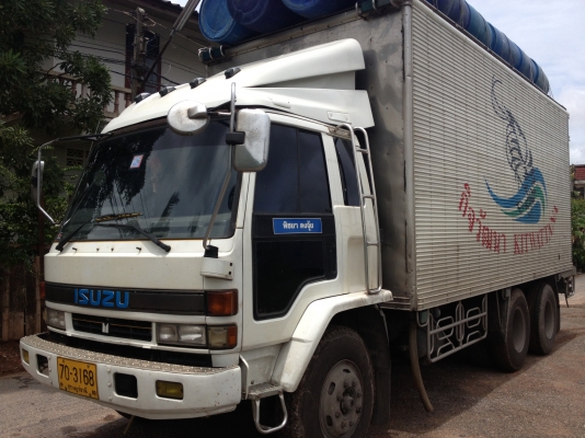 รถอีซูซุ 10 ล้อ ตู้เย็น เปลื่ยนเครื่อง 210 แรงม้า สนใจติดต่อ 081 - 6079515 รถอีซูซุ 10 ล้อ ตู้เย็น เปลื่ยนเครื่อง 210 แรงม้า สนใจติดต่อ 081 - 6079515