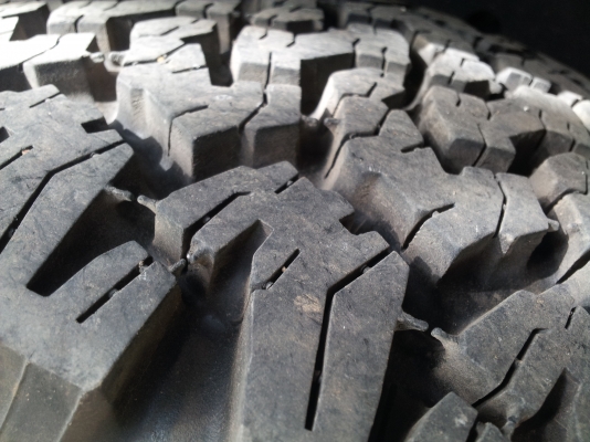 ขายยาง BF.ALL 265-75-16 ปี 12สัปดาห์ที่38 สภาพใหม่ไม่เคยลุยจอดเป็นส่วนมาก ขาย 26,500อยากเปลี่ยนไซด์ 084-0311505 พนธ์ ขอนแก่น.