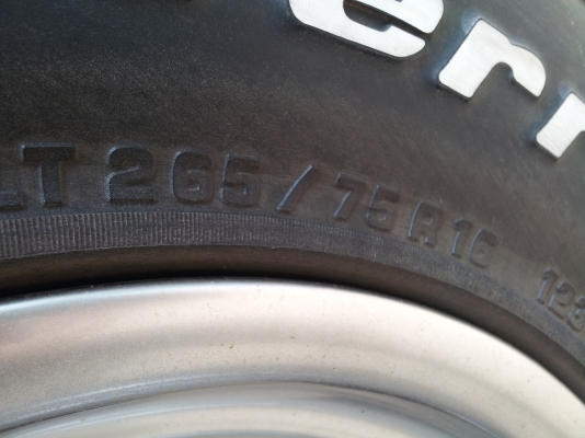 ขายยาง BF.ALL 265-75-16 ปี 12สัปดาห์ที่38 สภาพใหม่ไม่เคยลุยจอดเป็นส่วนมาก ขาย 26,500อยากเปลี่ยนไซด์ 084-0311505 พนธ์ ขอนแก่น.