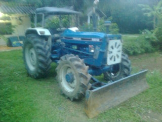 ขายรถไถ FORD 6610 2เพลา เพลาหน้า ZFหลังลาย เอกสารอินวอย เครื่องมือ 3 จาน 7 จาน ใบมีดดันหน้า ราคา 570000