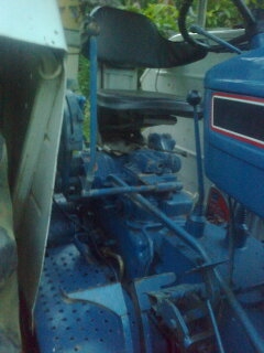 ขายรถไถ FORD 6610 2เพลา เพลาหน้า ZFหลังลาย เอกสารอินวอย เครื่องมือ 3 จาน 7 จาน ใบมีดดันหน้า ราคา 570000