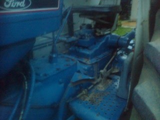 ขายรถไถ FORD 6610 2เพลา เพลาหน้า ZFหลังลาย เอกสารอินวอย เครื่องมือ 3 จาน 7 จาน ใบมีดดันหน้า ราคา 570000