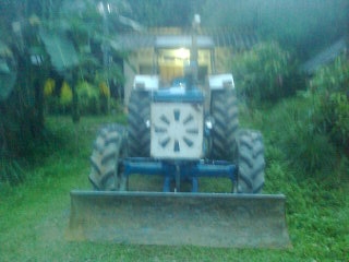 ขายรถไถ FORD 6610 2เพลา เพลาหน้า ZFหลังลาย เอกสารอินวอย เครื่องมือ 3 จาน 7 จาน ใบมีดดันหน้า ราคา 570000