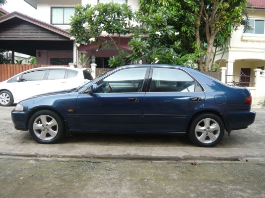 Civicเตารีด4d Auto ติดLpg รถสวยพร้อมใช้