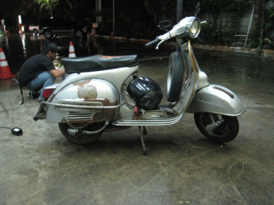 ขายเวสป้า อิตาลี่ เครื่องดี ทะเบียนเเท้พร้อมโอน ภาษีเต็ม สีไม่สวย ไม่ผุ ทรงสวย