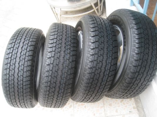 ขายล้อแม็ก All new Isuzu D-max ป้ายแดง 17"x7" et33 6รู139 + ยาง ปี 13สนใจติดต่อเล็กคลองสามครับ (081-3747940)