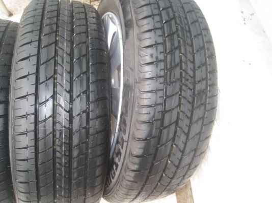 ขายล้อแม็ก Toyota yaris 15"x5.5" et 45 4รู100 +ยางปี4712 สนใจติดต่อเล็กคลองสามครับ  (081-3747940)