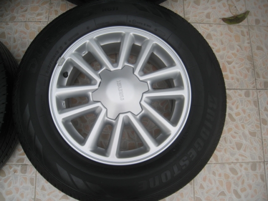 ขายล้อแม็ก All new Isuzu d-max ป้ายแดง 16"x 6.5" et41 6รู139 + ยางปี 0513 สนใจติดต่อ เล็กคลองสามครับ (081-3747940)