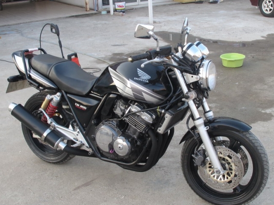 บรีส ไบค์ ช็อป/// ขาย CB400 SF ปี94 อินวอยล์สรรพสามิต  ท่อแต่ง