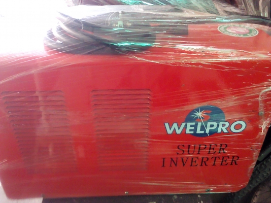 เครื่องเชื่อม MIG-MAG ยี้ห้อ WELPRO ใช้วิธีการป้อนเนื้อลวดลงที่ชิ้นงานอัตโนมัต