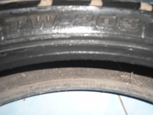 ยาง TW200