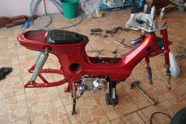 ขายซากชาลีสักคัน โช็คเล็ก ไฟบน ของเกือบครบ เครื่องติดนะจ๊ะ