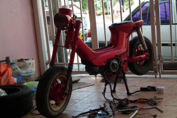 ขายซากชาลีสักคัน โช็คเล็ก ไฟบน ของเกือบครบ เครื่องติดนะจ๊ะ