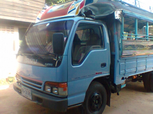 อิซูซุหกล้อ NPR 120รถห้างเดิมรับส่งนักเรียน
