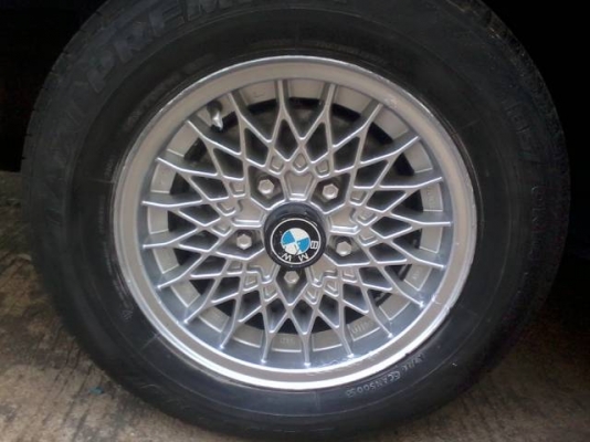 ลดราคาสุดท้ายbmw 520 e12 v.2 เครื่อง j 60,000 บาท สีเพิ่งทำมาใหม่เอี่ยม ลดราคาสุดท้ายbmw 520 e12 v.2 เครื่อง j 60,000 บาท สีเพิ่งทำมาใหม่เอี่ยม