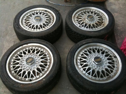 ขายแม๊ก 4 รู 100-114 ขอบ 16 หน้ากว้าง ไมรู้ แถมยางครับ ติดมากับรถเชียงกง BBS