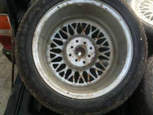 ขายแม๊ก 4 รู 100-114 ขอบ 16 หน้ากว้าง ไมรู้ แถมยางครับ ติดมากับรถเชียงกง BBS