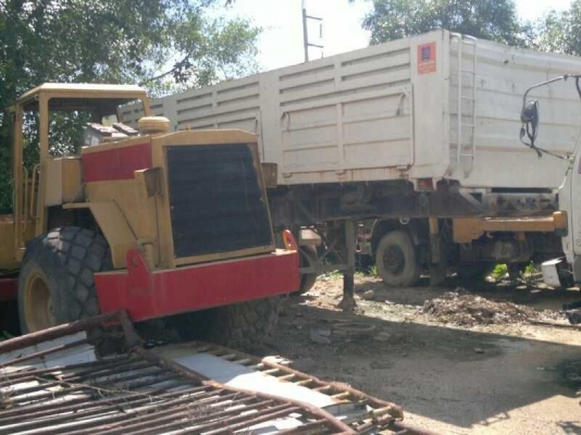 รถเกรด CAT   140 G                รถ บด TA 25 TD  10 ตัน   ( ขาย 2 รายการ )    สนใจติดต่อ  081 - 6079515