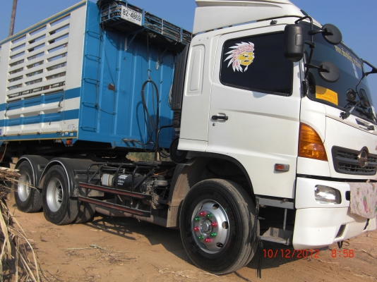 ขายหัวลาก HINO 320 HP รุ่น HISPEED เครื่องเดิม เกียร์เดิม ล้อแม็กศูนย์ HINO ยางเต็มทุกเส้น 90\% ยางเรเดียนอย่างดี แอร์เย็นเจี๊ยบ สภาพสวยพร้อมใช้งาน