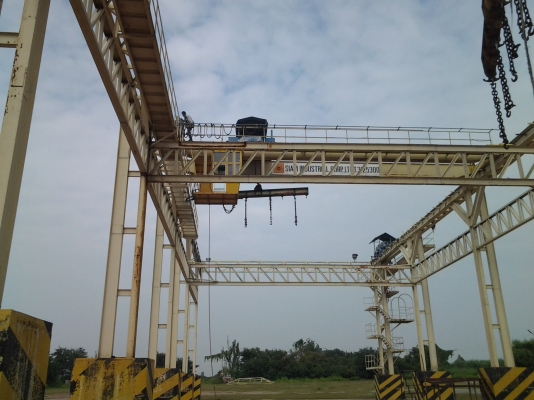 ต้องการจ้างรถ พ่วง  เทเลอร์ ลากอ้อยส่งโรงงาน ไม่ผ่านนายหน้า