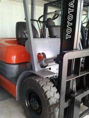 ขายรถโฟล์คลิฟท์ โตโยต้า 6FD25 ขนาด 2.5 ตัน เสามาตราฐาน 3 เมตร เครื่องดีเซล เกียร์ธรรมดา สภาพใหม่มาก ขายรถโฟล์คลิฟท์ โตโยต้า 6FD25 ขนาด 2.5 ตัน เสามาตราฐาน 3 เมตร เครื่องดีเซล เกียร์ธรรมดา สภาพใหม่มาก