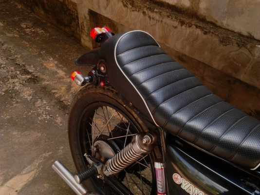 @ SR 400 แต่งคาเฟ่ ขอแลก 250-400 cc สตาร์ทมือครับ หรือรุ่นอื่นลองดูครับผม @