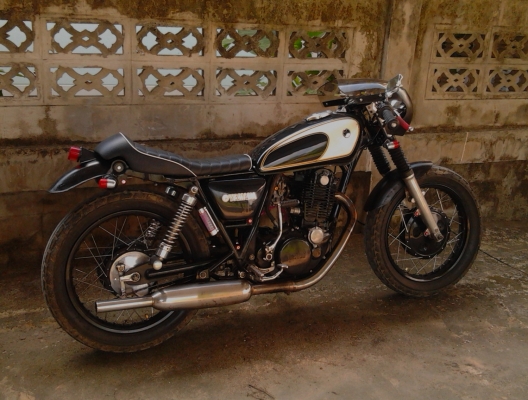 @ SR 400 แต่งคาเฟ่ ขายแล้วครับผม ขอบคุณครับ @