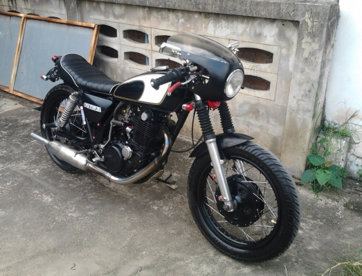 @ SR 400 แต่งคาเฟ่ ขายแล้วครับผม ขอบคุณครับ @