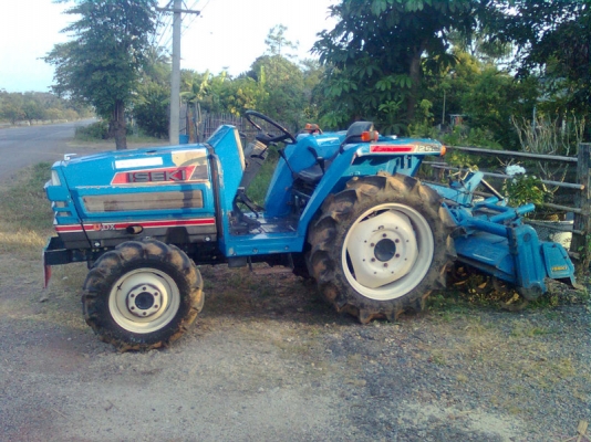 ขายรถไถ iseki รุ่น ta 26 แรง 4wd