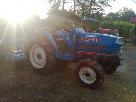 ขายรถไถ iseki รุ่น ta 26 แรง 4wd