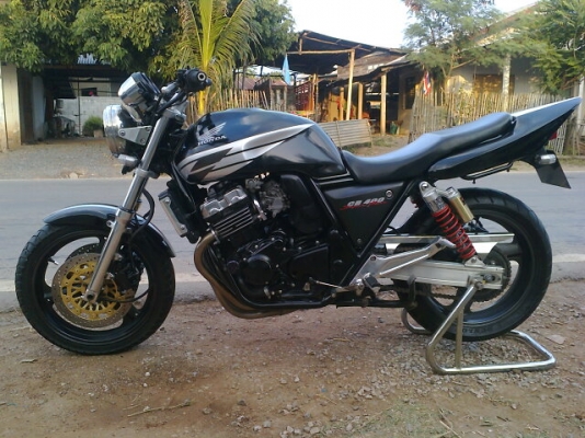 ขายCB400ปี93-94 เครื่องดีมากเงียบๆ พร้อมใช้ อินวอย+สรรพสามิต รูปเยอะๆ