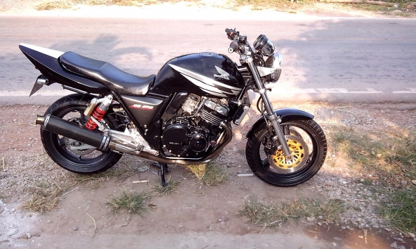 ขายCB400ปี93-94 เครื่องดีมากเงียบๆ พร้อมใช้ อินวอย+สรรพสามิต รูปเยอะๆ