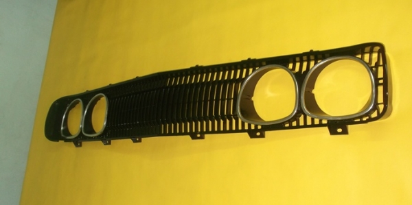 ขายเเล้วคับส่งสุราชธานีคับ   กระจังหน้าแว่นดัทสัน 620  สี่ดำ แว่นขัดเงาแจ่มๆคับ