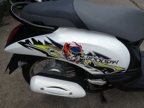 HONDA SCOOPY Iสวยแกะกล่องไร้ที่ติวิ่งน้อย5xxxโลปี2011ยังอยู่ใประกันศูนย์