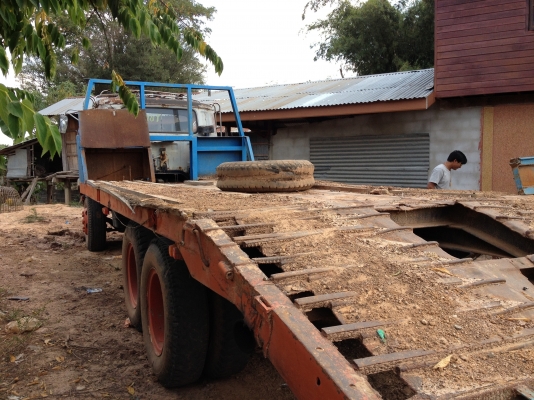 ขาย เทรลเลอร์10ล้อเพลาเดียวJCM เครื่อง6BD1 ขึ้น200อยู่  สภาพพร้อมใช้งาน เอกสารซื้อขาย