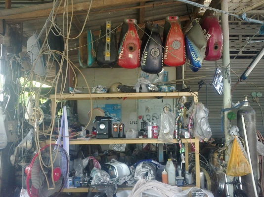 ลุงทุม หัวเขา   ติดต่อ 086  764   5698