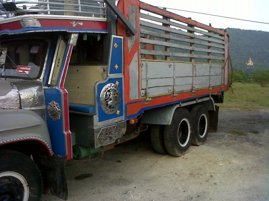 ขาย10ล้อหัวยาวเพลาเดียวดัมพ์ช่วงล่างใหญ่ครับ