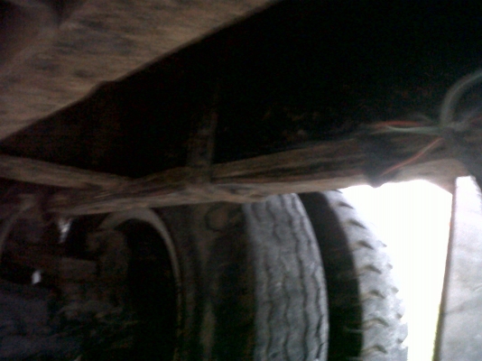 ขาย10ล้อหัวยาวเพลาเดียวดัมพ์ช่วงล่างใหญ่ครับ