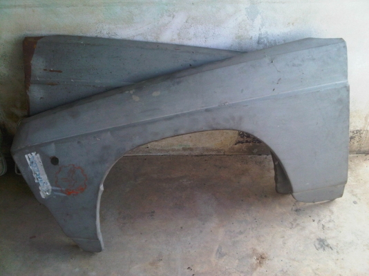 ขาย แก้มบังโคลน มาสด้า โปรซีส 1600 1 คู่  2800 บาทไม่รวมส่ง