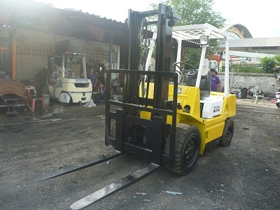 Forklift  TCM ขนาด 3.0 ตัน TCM FVD30Z7 รถนอก พร้อมใช้งาน